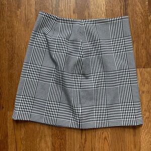 Banana Republic Black and White Mini Skirt